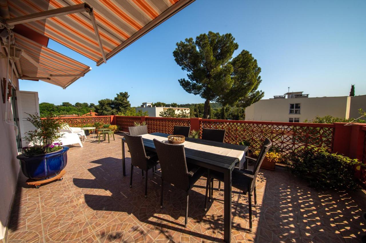 Apartment Axelle 50 Meters To The Beach Banjole Exterior photo