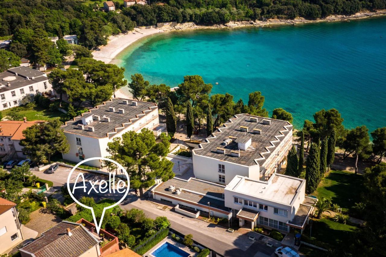 Apartment Axelle 50 Meters To The Beach Banjole Exterior photo